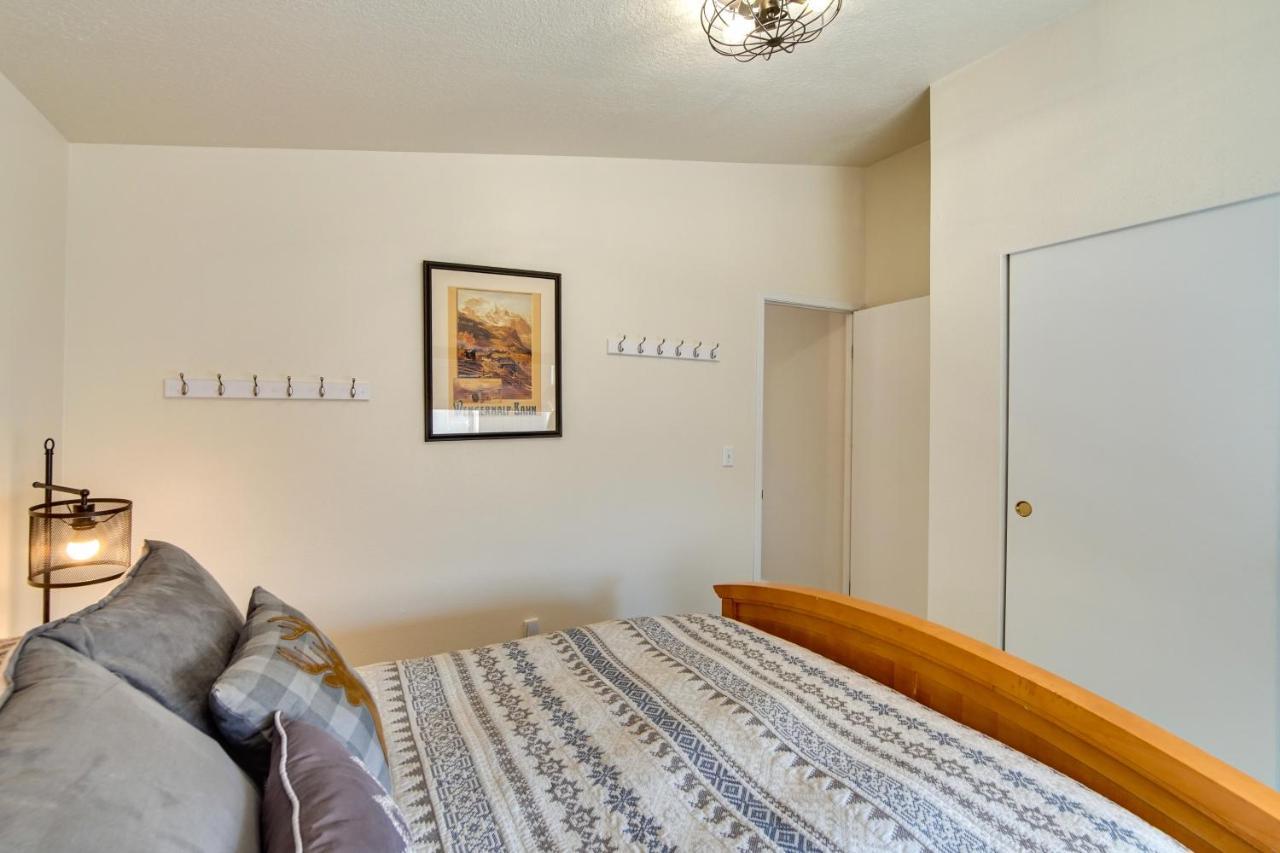 Riverfront Home With Deck, Near Mount Rainier! 帕克伍德 外观 照片