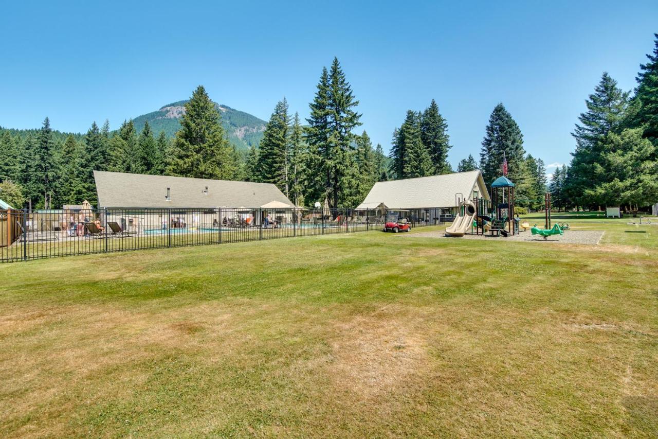 Riverfront Home With Deck, Near Mount Rainier! 帕克伍德 外观 照片