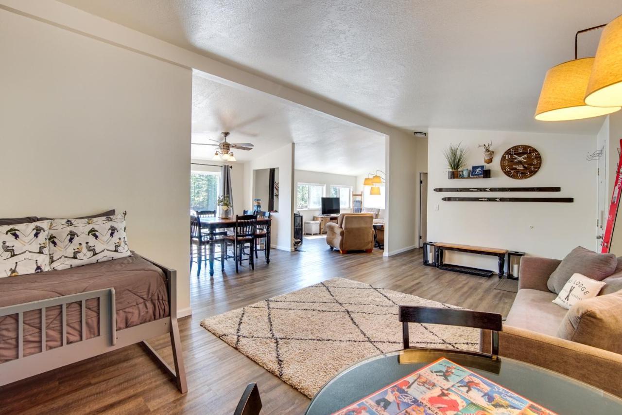 Riverfront Home With Deck, Near Mount Rainier! 帕克伍德 外观 照片